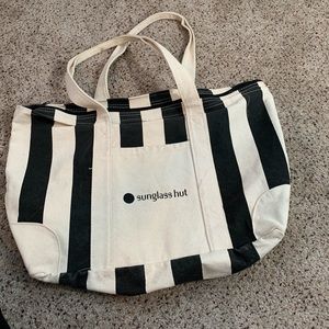 Sunglasses hut tote